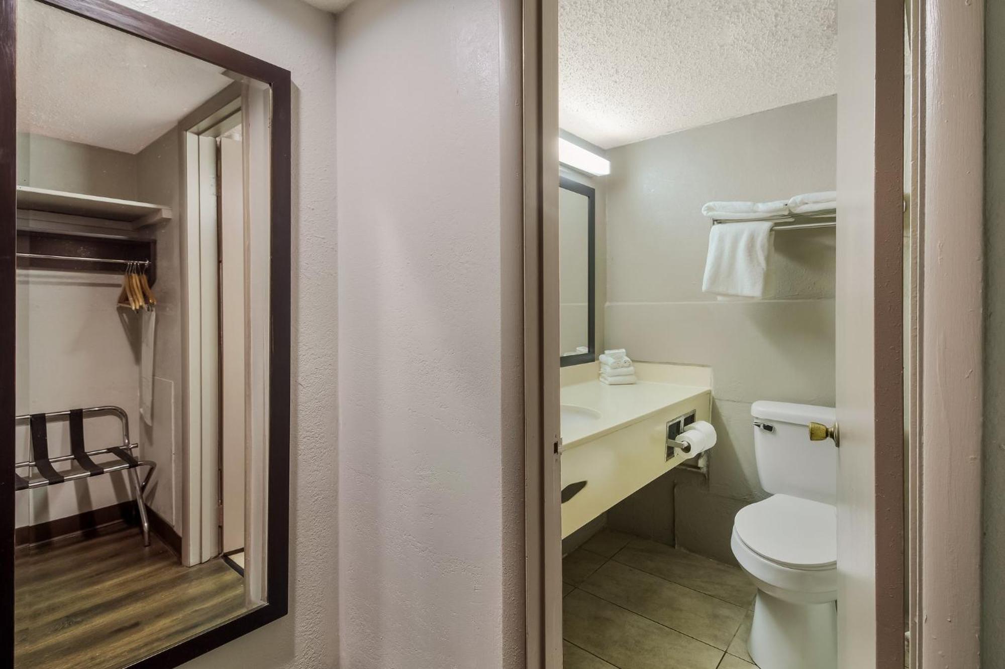 Red Roof Inn New Stanton Zewnętrze zdjęcie